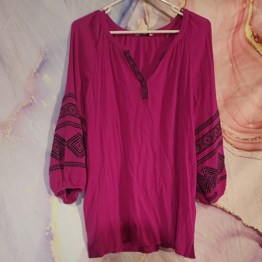 The Pioneer Woman Magenta Blouse with Black Accents